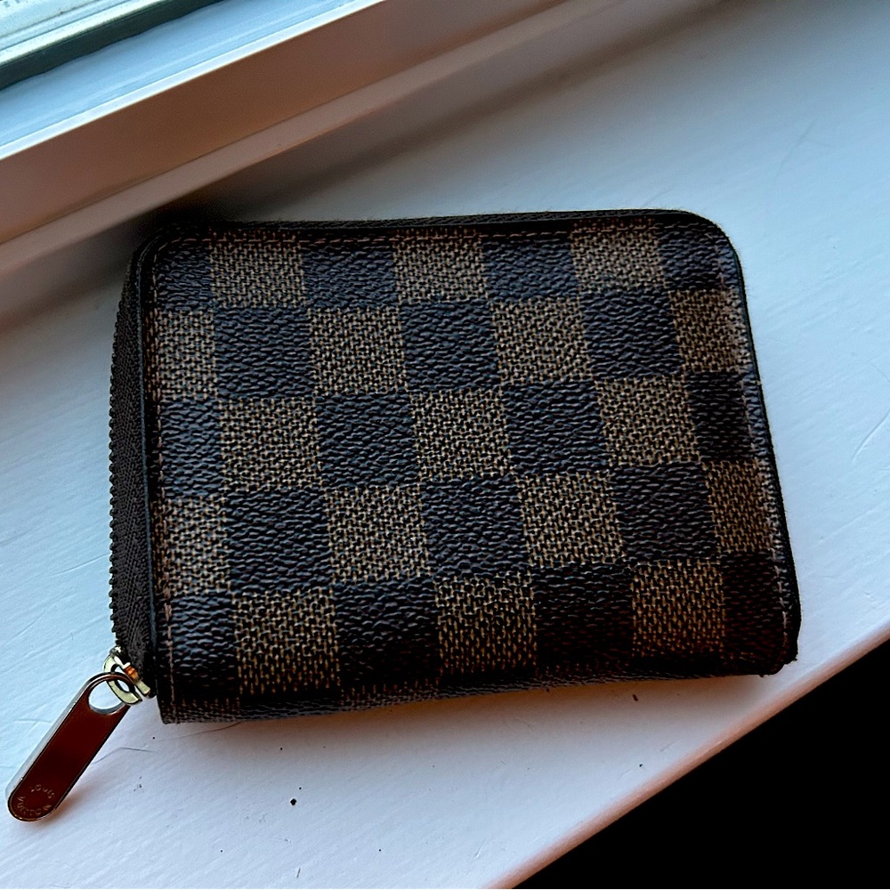 AUTHENTIC Louis Vuitton Damier Ebene Zippy Coin Wallet